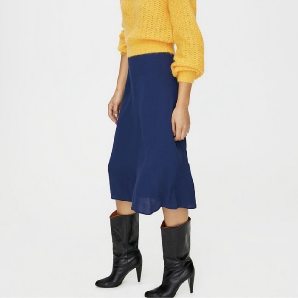 Aritzia Midi Skirt Size 4 - Navy